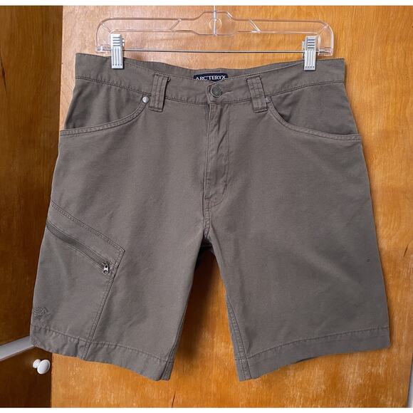 Vintage Arc'Teryx Mens Hiking Canvas Shorts 9” Sz 32 Gray Olive